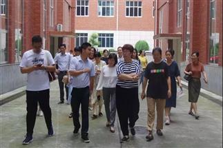 中國人民大學(xué)茶道哲學(xué)研究所湖南茶文化考察團(tuán)一行赴集團(tuán)白沙溪茶廠、益陽茶廠、君山茶業(yè)考察調(diào)研